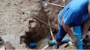 samae-recebeu-doacao-de-rede-de-agua-de-rua-no-bairro-besenello